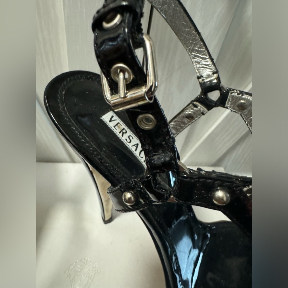 Versace heels like new with box black/rhinestones - Picture 7 of 13
